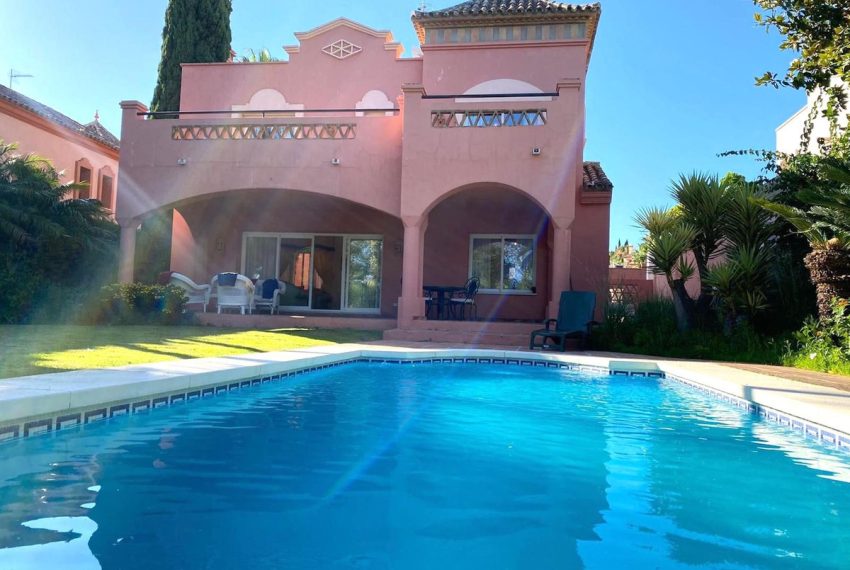 R4873579-Villa-For-Sale-Puerto-Banus-Detached-5-Beds-514-Built-1