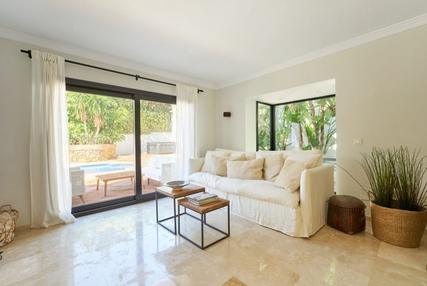 R4874473-Villa-For-Sale-Los-Monteros-Detached-4-Beds-381-Built-6