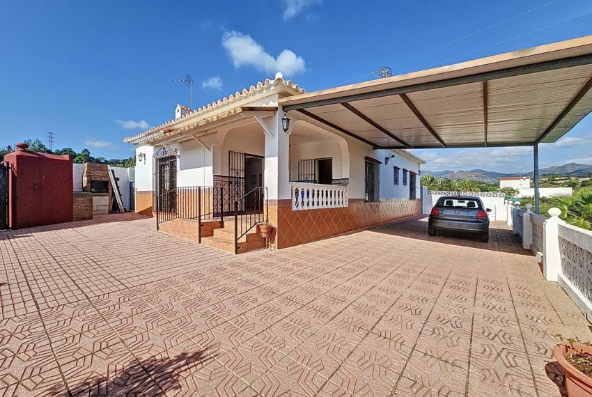 R4876840-Villa-For-Sale-El-Padron-Finca-3-Beds-126-Built