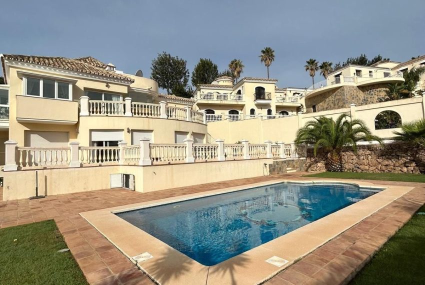 R4877425-Villa-For-Sale-Calahonda-Detached-3-Beds-279-Built