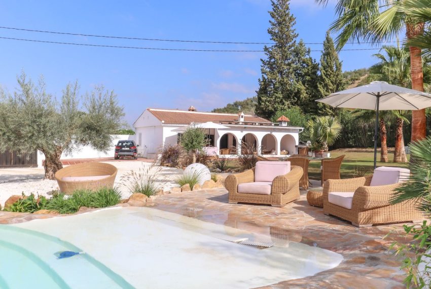 R4879135-Villa-For-Sale-Coin-Detached-3-Beds-137-Built-4