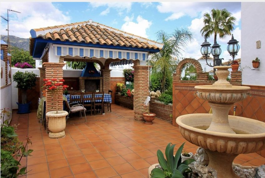 R4881079-Villa-For-Sale-Marbella-Detached-5-Beds-306-Built-3