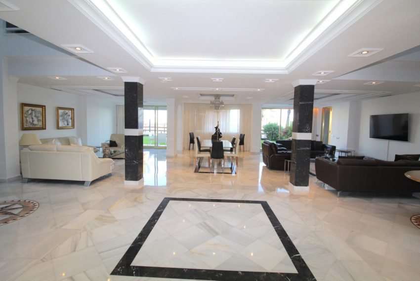 R2593460-Apartment-For-Sale-Puerto-Banus-Ground-Floor-4-Beds-450-Built-1