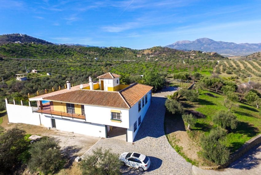 R2822033-Villa-For-Sale-Coin-Finca-5-Beds-517-Built-4