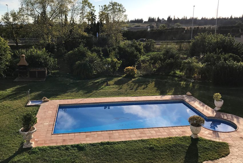 R3061342-Villa-For-Sale-Estepona-Detached-4-Beds-386-Built-1