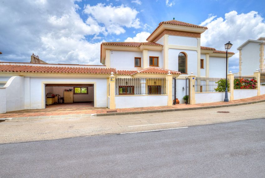 R3167167-Villa-For-Sale-La-Cala-Golf-Detached-4-Beds-519-Built-2