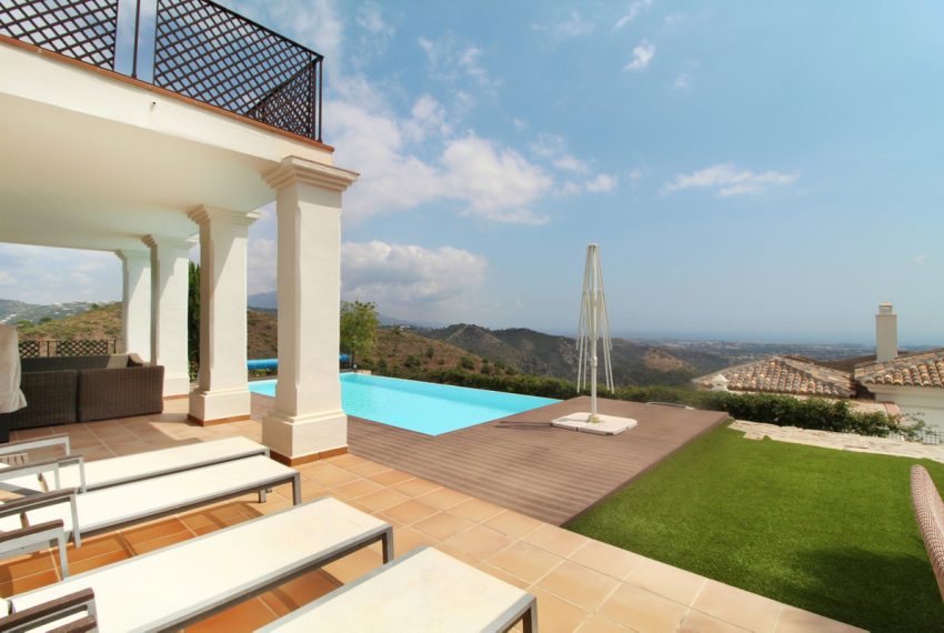 R3250426-Villa-For-Sale-Benahavis-Detached-5-Beds-639-Built-3