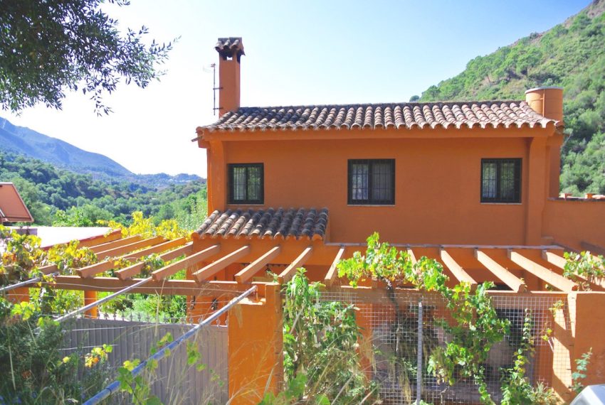 R3287191-Villa-For-Sale-Istan-Finca-5-Beds-247-Built-2