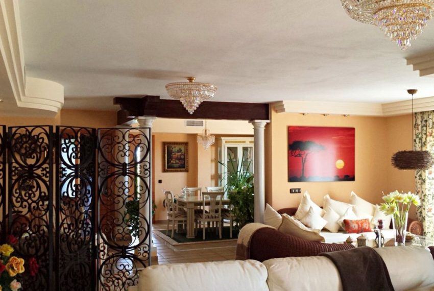 R3329542-Villa-For-Sale-Estepona-Detached-5-Beds-733-Built-15