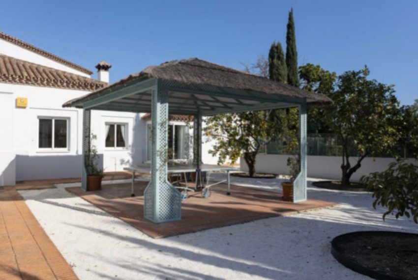 R3329614-Villa-For-Sale-Guadalmina-Baja-Detached-7-Beds-1000-Built-9