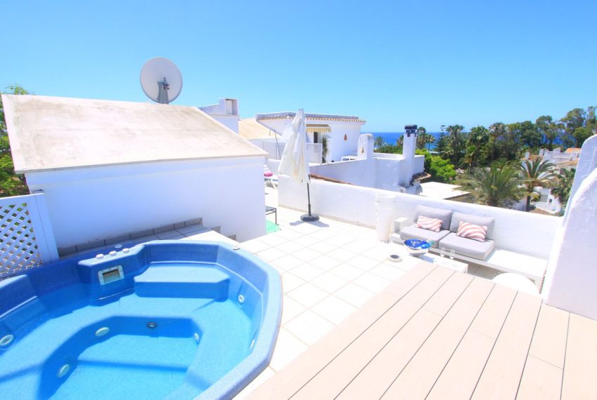 R3501181-Apartment-For-Sale-Elviria-Penthouse-5-Beds-200-Built-4