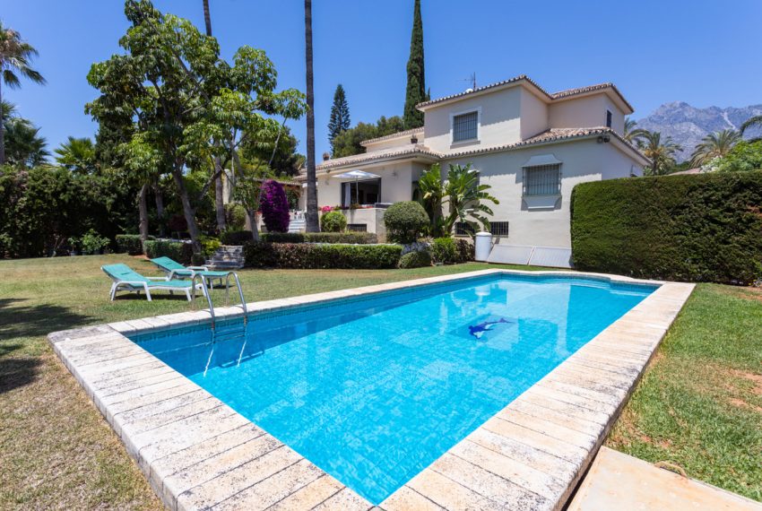 R3585085-Villa-For-Sale-Marbella-Detached-7-Beds-567-Built