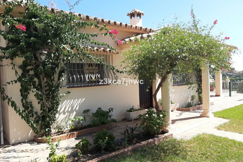 R3639662-Villa-For-Sale-Estepona-Finca-6-Beds-392-Built-1