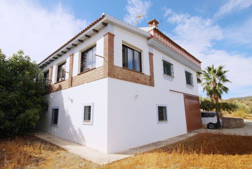 R3672731-Villa-For-Sale-Coin-Finca-5-Beds-400-Built-3