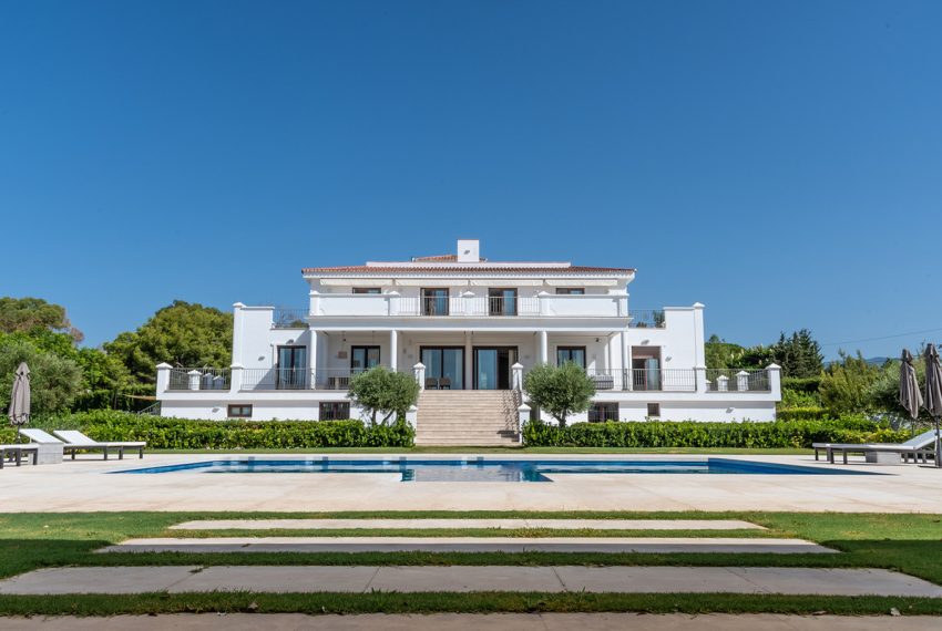 R3704048-Villa-For-Sale-Guadalmina-Alta-Detached-5-Beds-1104-Built