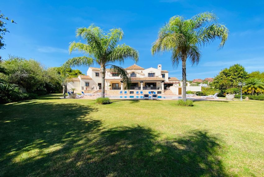 R3739750-Villa-For-Sale-Cancelada-Detached-9-Beds-760-Built-5