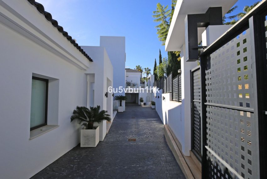 R3746416-Villa-For-Sale-Los-Flamingos-Detached-6-Beds-967-Built-10