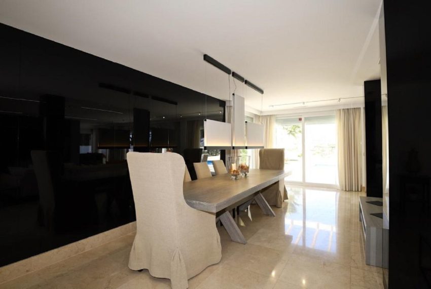 R3749149-Villa-For-Sale-Las-Brisas-Detached-6-Beds-390-Built-4