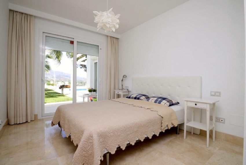 R3749149-Villa-For-Sale-Las-Brisas-Detached-6-Beds-390-Built-9