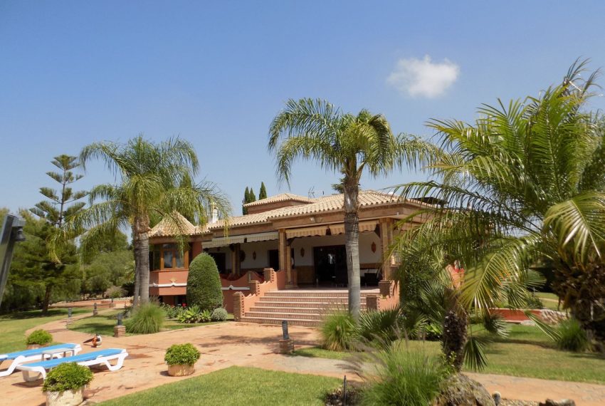 R3977761-Villa-For-Sale-Coin-Finca-9-Beds-976-Built-1