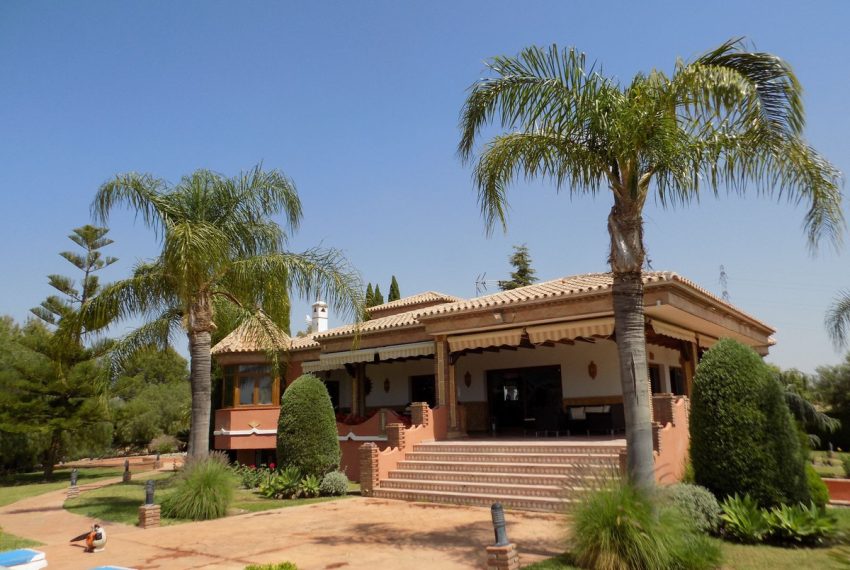 R3977761-Villa-For-Sale-Coin-Finca-9-Beds-976-Built-2