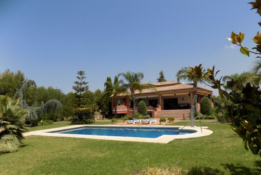 R3977761-Villa-For-Sale-Coin-Finca-9-Beds-976-Built-3