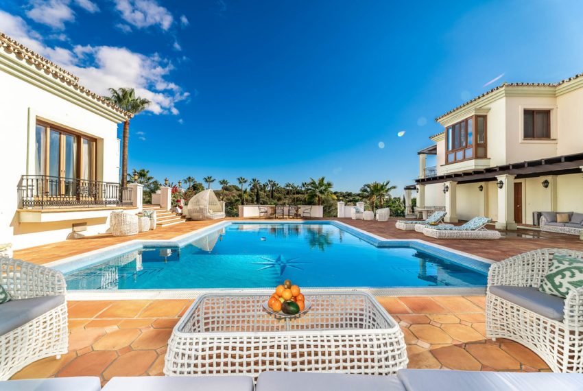 R3979711-Villa-For-Sale-Benahavis-Detached-16-Beds-1337-Built