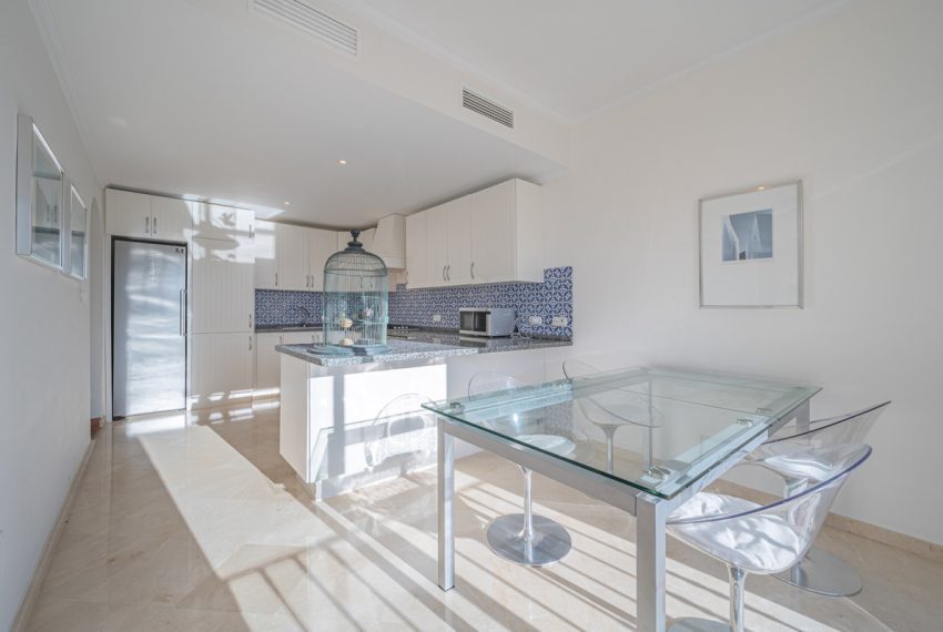 R4002478-Villa-For-Sale-Benahavis-Semi-Detached-4-Beds-320-Built-8