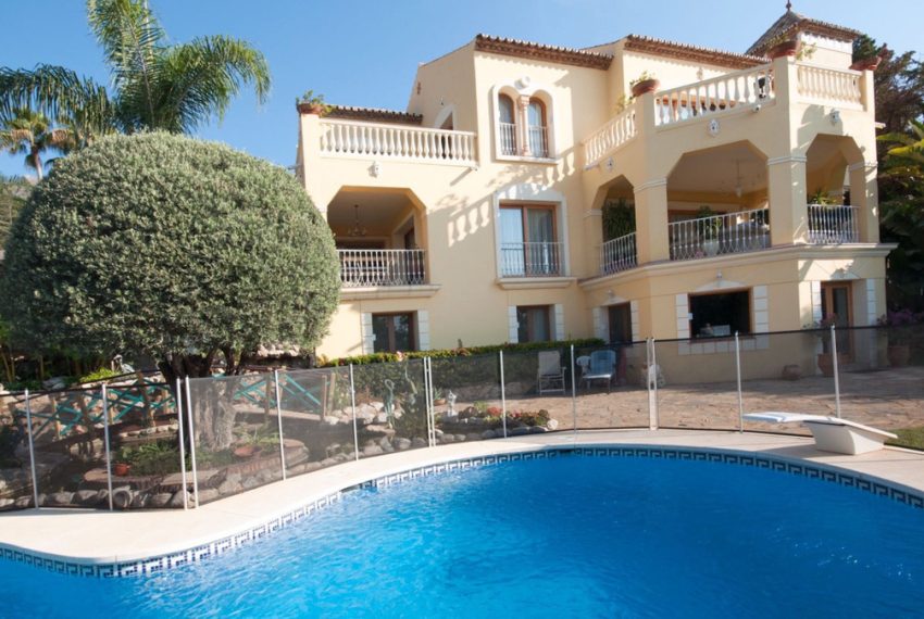 R4016974-Villa-For-Sale-Sierra-Blanca-Detached-5-Beds-668-Built