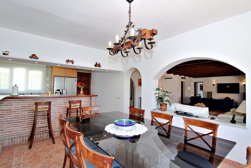 R4074007-Villa-For-Sale-San-Pedro-de-Alcantara-Detached-4-Beds-337-Built-6