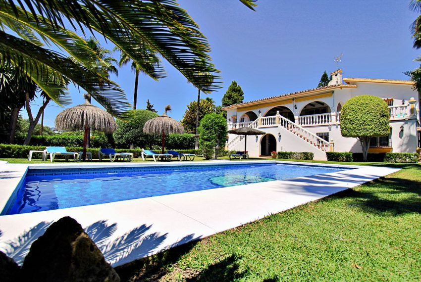 R4074007-Villa-For-Sale-San-Pedro-de-Alcantara-Detached-4-Beds-337-Built