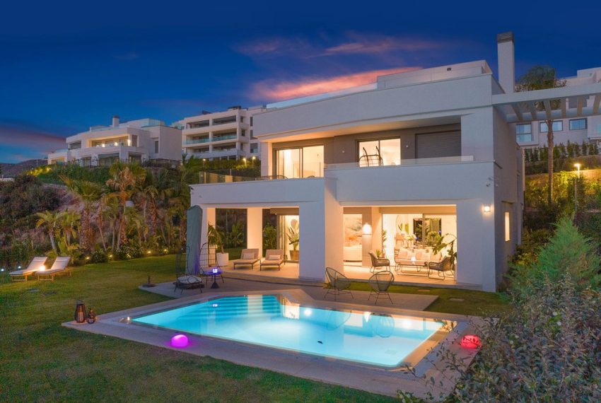 R4076101-Villa-For-Sale-Marbella-Detached-4-Beds-281-Built