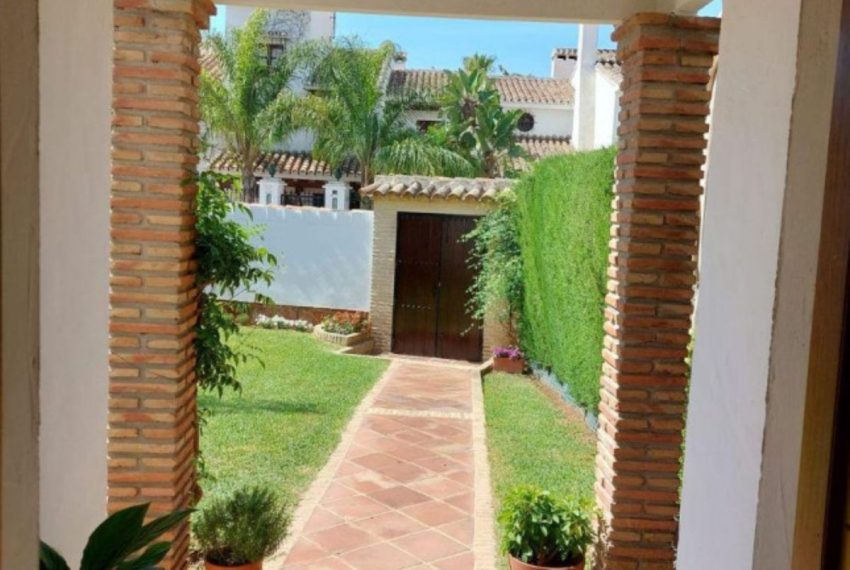 R4076965-Villa-For-Sale-Marbella-Semi-Detached-5-Beds-220-Built-11