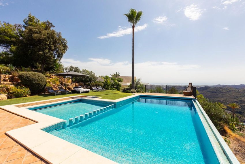 R4100839-Villa-For-Sale-Benahavis-Detached-5-Beds-418-Built