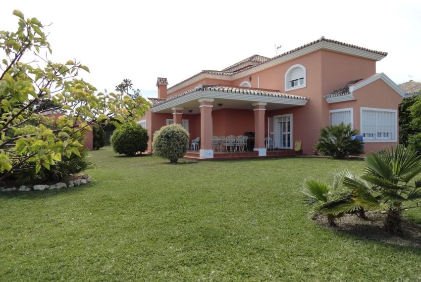 R4109128-Villa-For-Sale-Estepona-Detached-4-Beds-455-Built-11