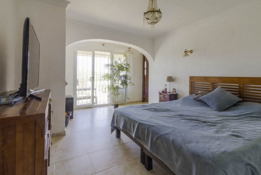 R4115770-Villa-For-Sale-Elviria-Detached-3-Beds-241-Built-12