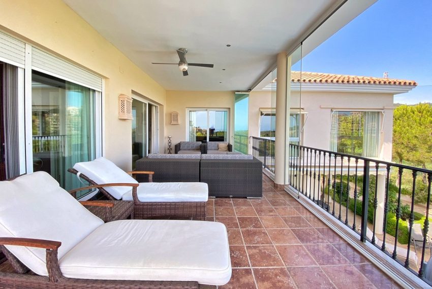 R4129477-Villa-For-Sale-Elviria-Detached-4-Beds-450-Built-13