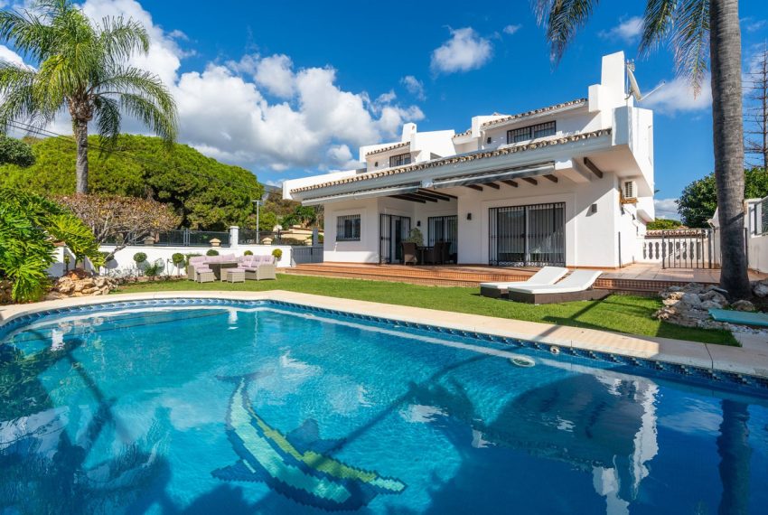 R4131322-Villa-For-Sale-Marbella-Detached-7-Beds-474-Built