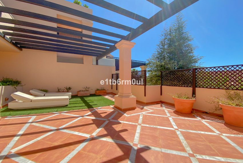 R4145374-Apartment-For-Sale-Nueva-Andalucia-Ground-Floor-2-Beds-256-Built-1