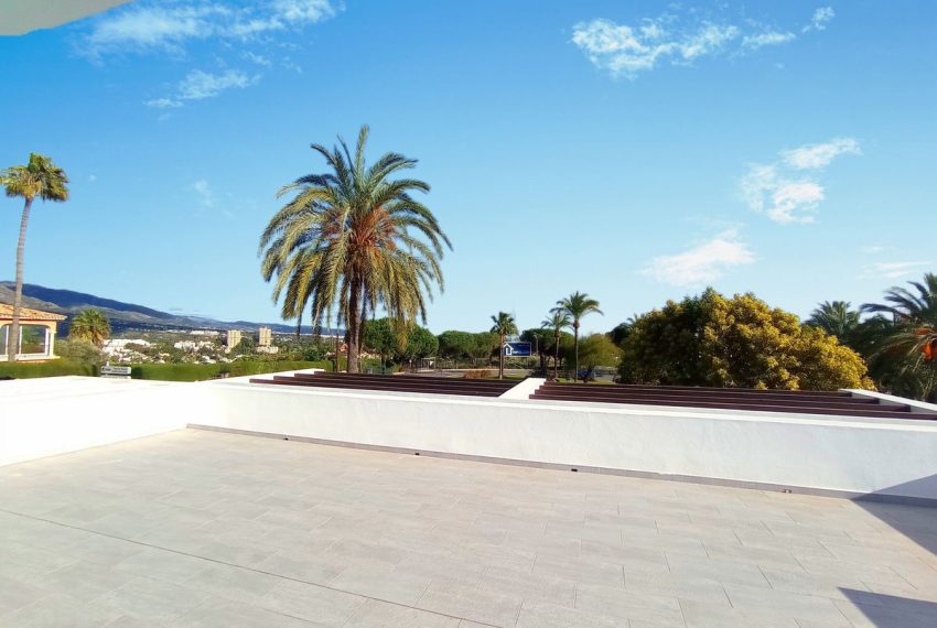 R4202746-Villa-For-Sale-Nueva-Andalucia-Detached-7-Beds-504-Built-12