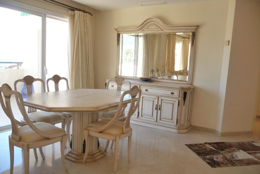 R4220410-Apartment-For-Sale-Elviria-Penthouse-3-Beds-173-Built-3