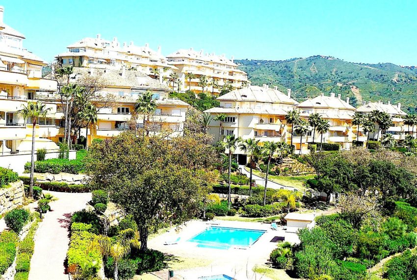 R4220410-Apartment-For-Sale-Elviria-Penthouse-3-Beds-173-Built