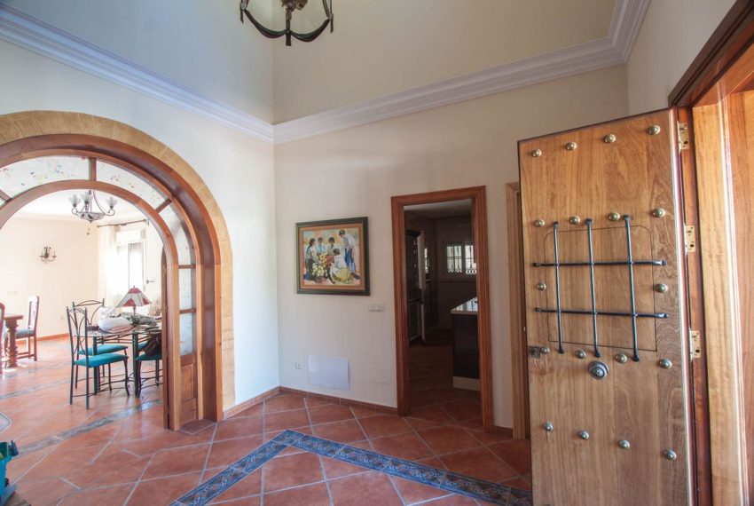 R4227361-Villa-For-Sale-Estepona-Finca-3-Beds-260-Built-2