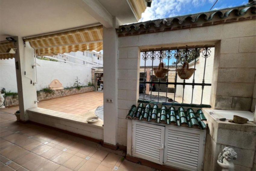 R4246420-Villa-For-Sale-Nueva-Andalucia-Semi-Detached-4-Beds-300-Built-7