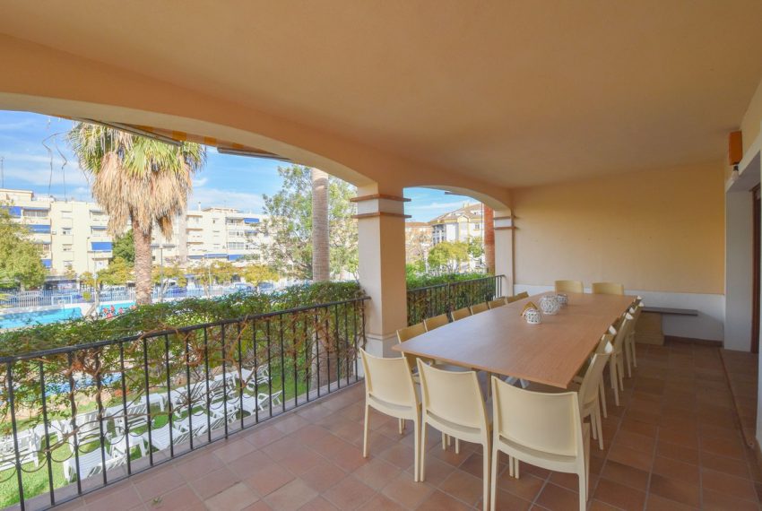 R4274503-Villa-For-Sale-Marbella-Semi-Detached-5-Beds-495-Built-7