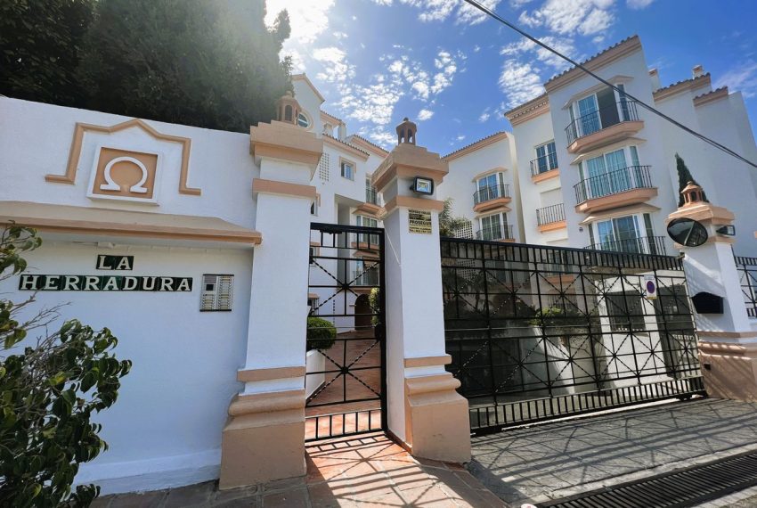 R4298782-Apartment-For-Sale-Puerto-Banus-Middle-Floor-2-Beds-137-Built-1