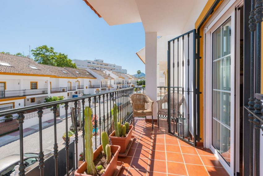 R4303345-Townhouse-For-Sale-San-Pedro-de-Alcantara-Terraced-4-Beds-300-Built-6