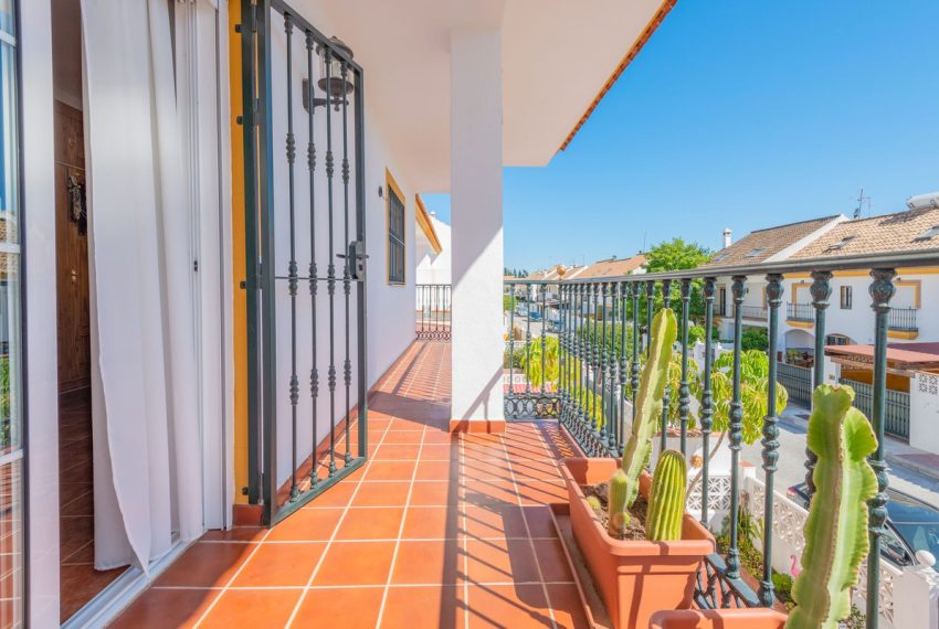 R4303345-Townhouse-For-Sale-San-Pedro-de-Alcantara-Terraced-4-Beds-300-Built