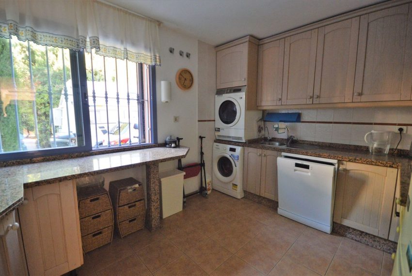 R4317106-Villa-For-Sale-Nueva-Andalucia-Semi-Detached-5-Beds-171-Built-15