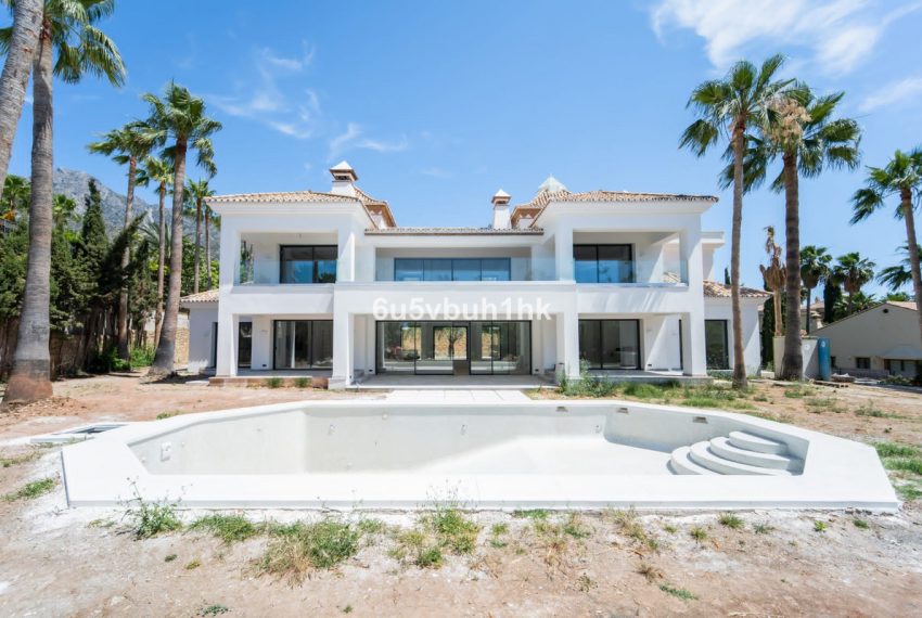 R4320772-Villa-For-Sale-Sierra-Blanca-Detached-6-Beds-882-Built